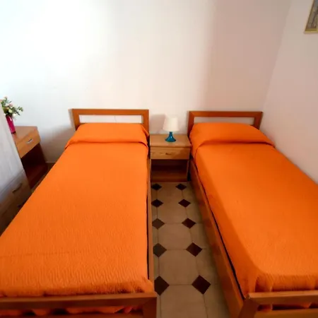Teoma With Climate And Parking For 5 Guests *